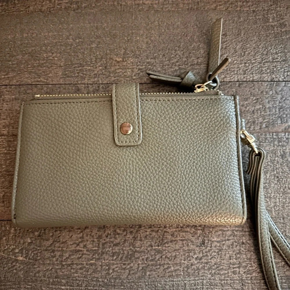Steve Madden wristlet, like new - Picture 2 of 6